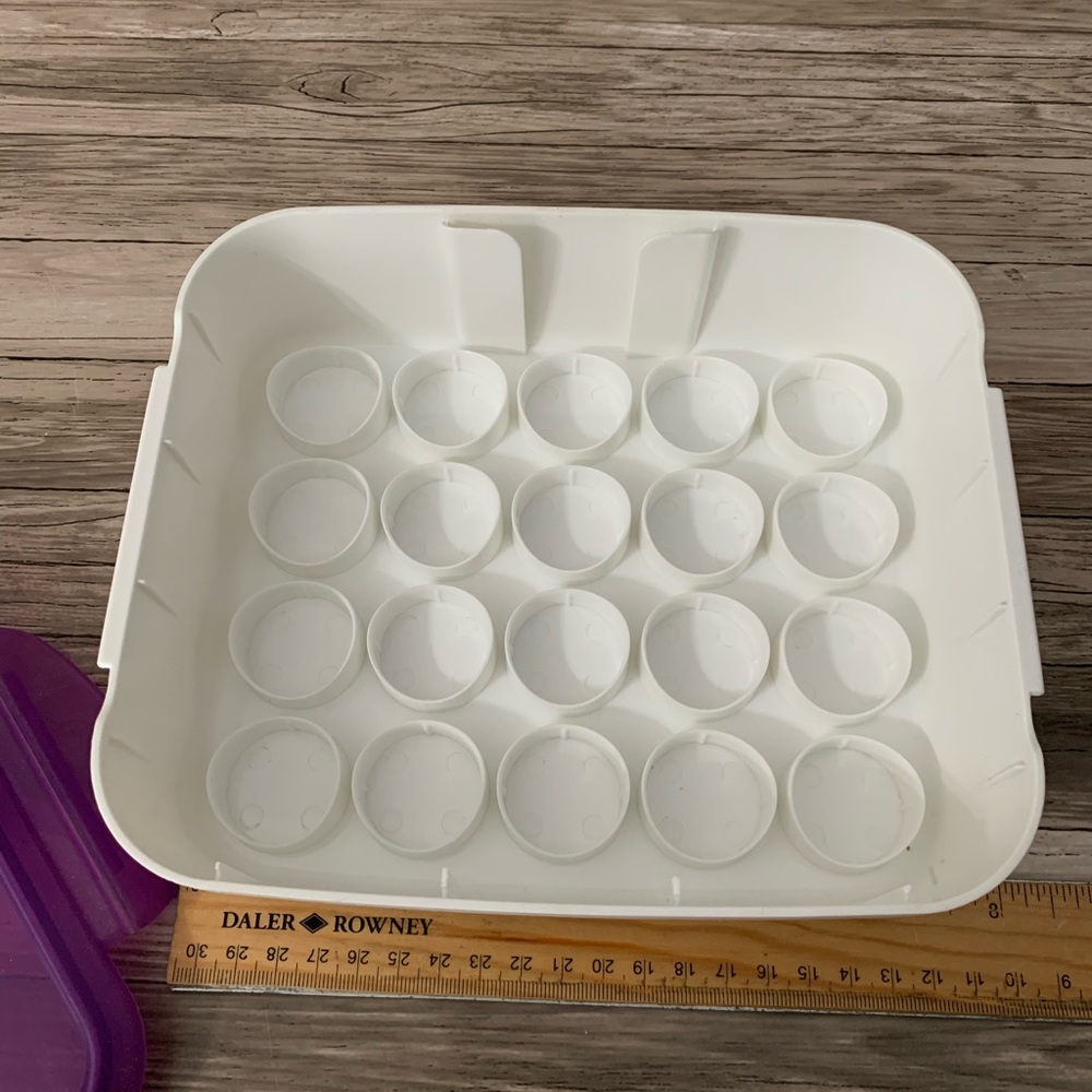 Wilton Food Color Container - Picture 2 of 3